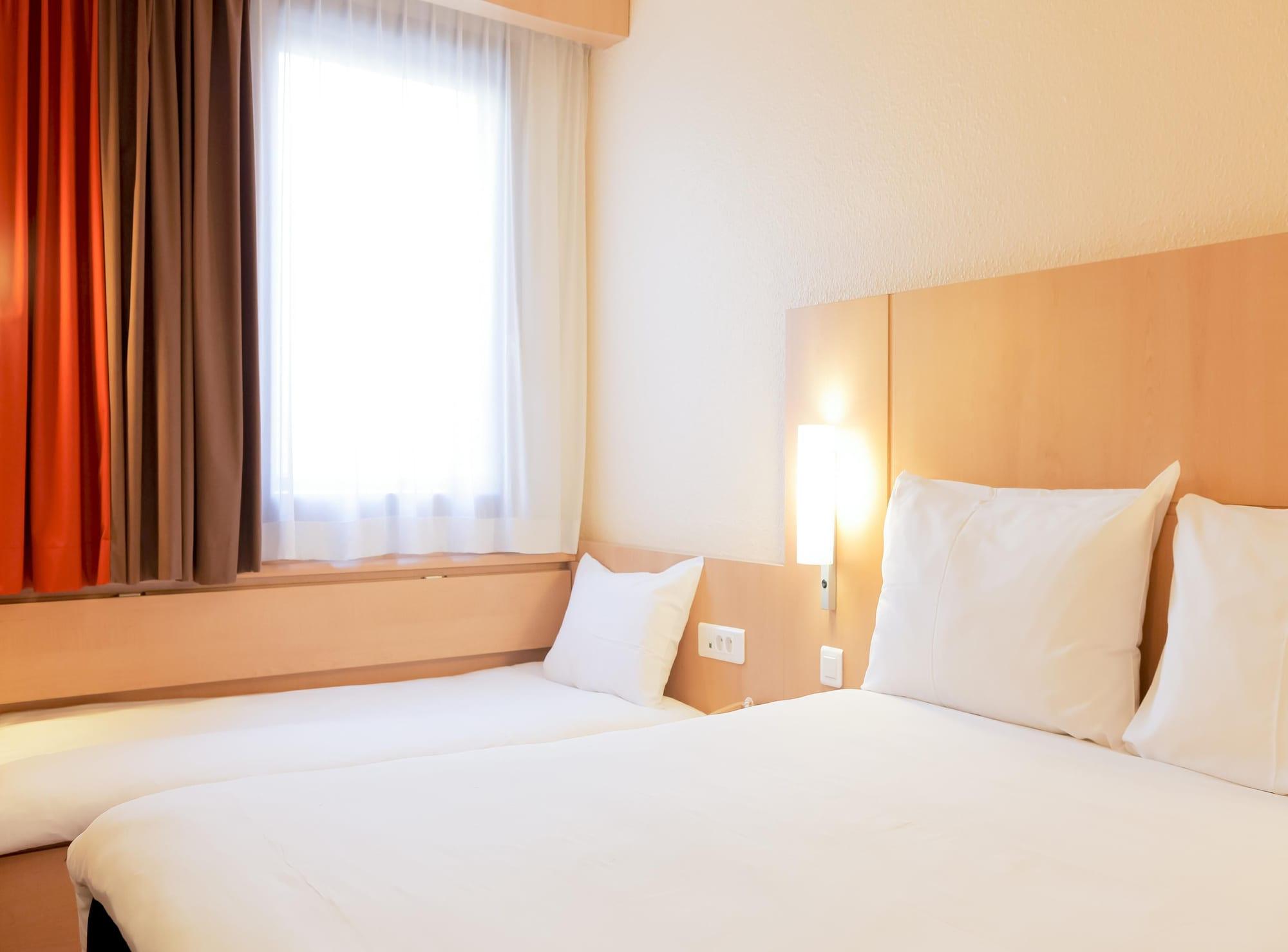Ibis Grenoble Centre Bastille Экстерьер фото