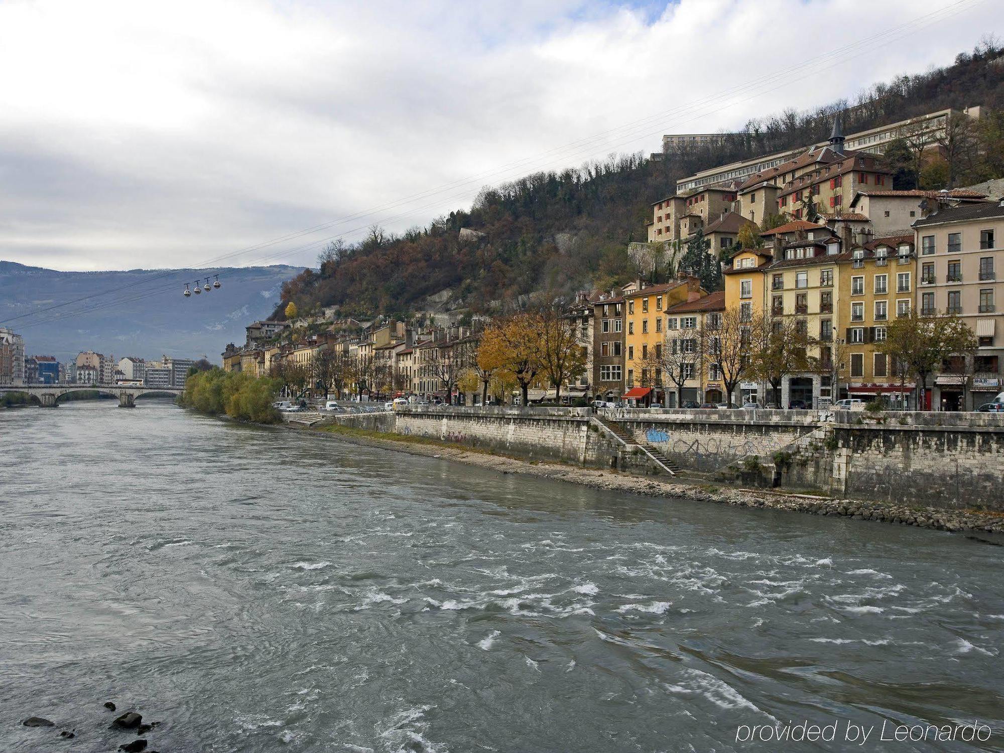 Ibis Grenoble Centre Bastille Экстерьер фото