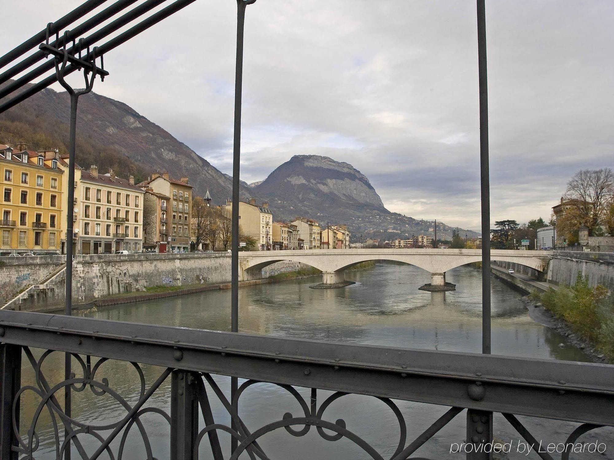 Ibis Grenoble Centre Bastille Экстерьер фото